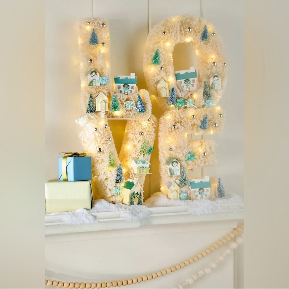 Anthropologie Festive Sisal Light-Up Diorama, NIB